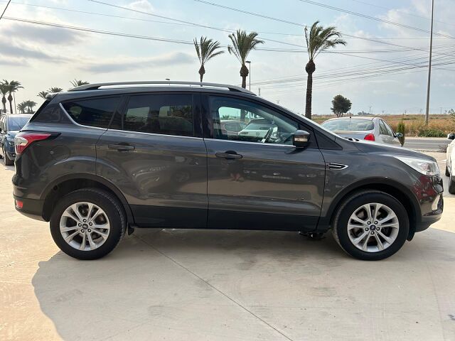 FORD KUGA TITANIUM 4X4 2.0 TDCI AUTO SPANISH LHD IN SPAIN 81000 MILES SUPER 2017